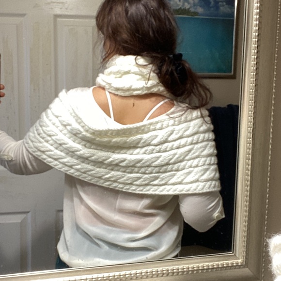 NWT Michael Kors French Chunky Cable Knit Infinity Scarf - Picture 10 of 12